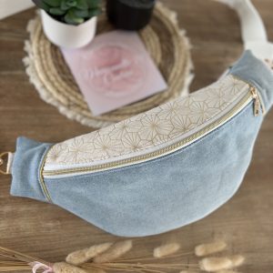 Sac banane en jean bleu clair et tissu étoiles dorées