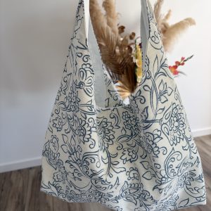 sac / tote bag / fourre tout en tissu écru à fleurs bleues