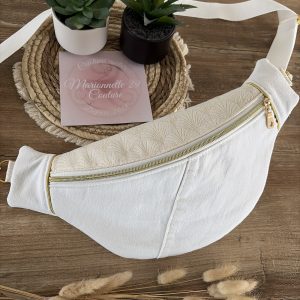 Sac banane en jean blanc et tissu doré