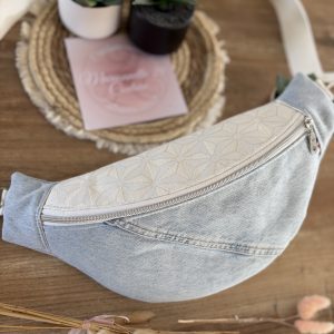 Sac banane en jean et tissu géométrique argenté
