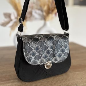 Sac à bandoulière en jean recyclé noir et similicuir éventails noirs