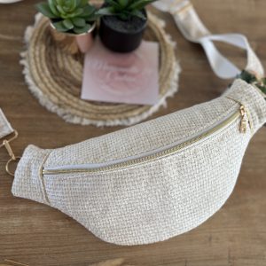Sac banane unique et original en tissu beige tout doux