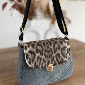 Sac à bandoulière en jean recyclé bleu foncé et tissu léopard