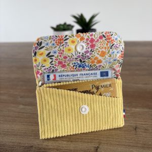 porte carte en velours côtelé jaune citron