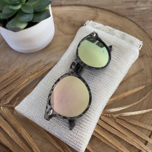 étui à lunettes en tissu doré