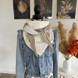 Écharpe d'hiver polaire beige et tissu à petites rayures